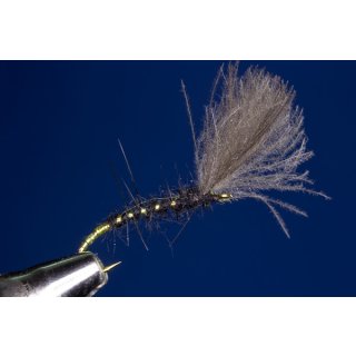 CDC Shuttle Emerger schwarz 16 mit Widerhaken