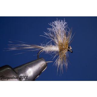Polywing Adams mit Widerhaken 18