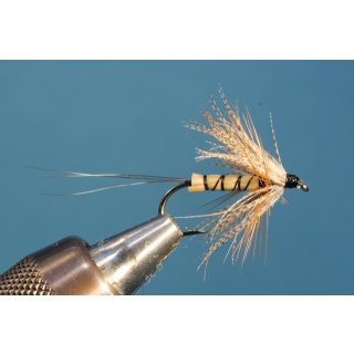 Mayfly with straw body and duck hackle barbless 8
