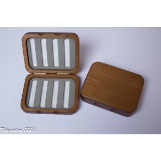 Fliegenbox / Fliegendose aus Holz microgeschlitzt, klein und handlich