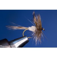 Assortment with 6 dry flies favorites 10 barbless