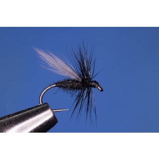 Black Gnat - Schwarze Mücke 16 mit Widerhaken